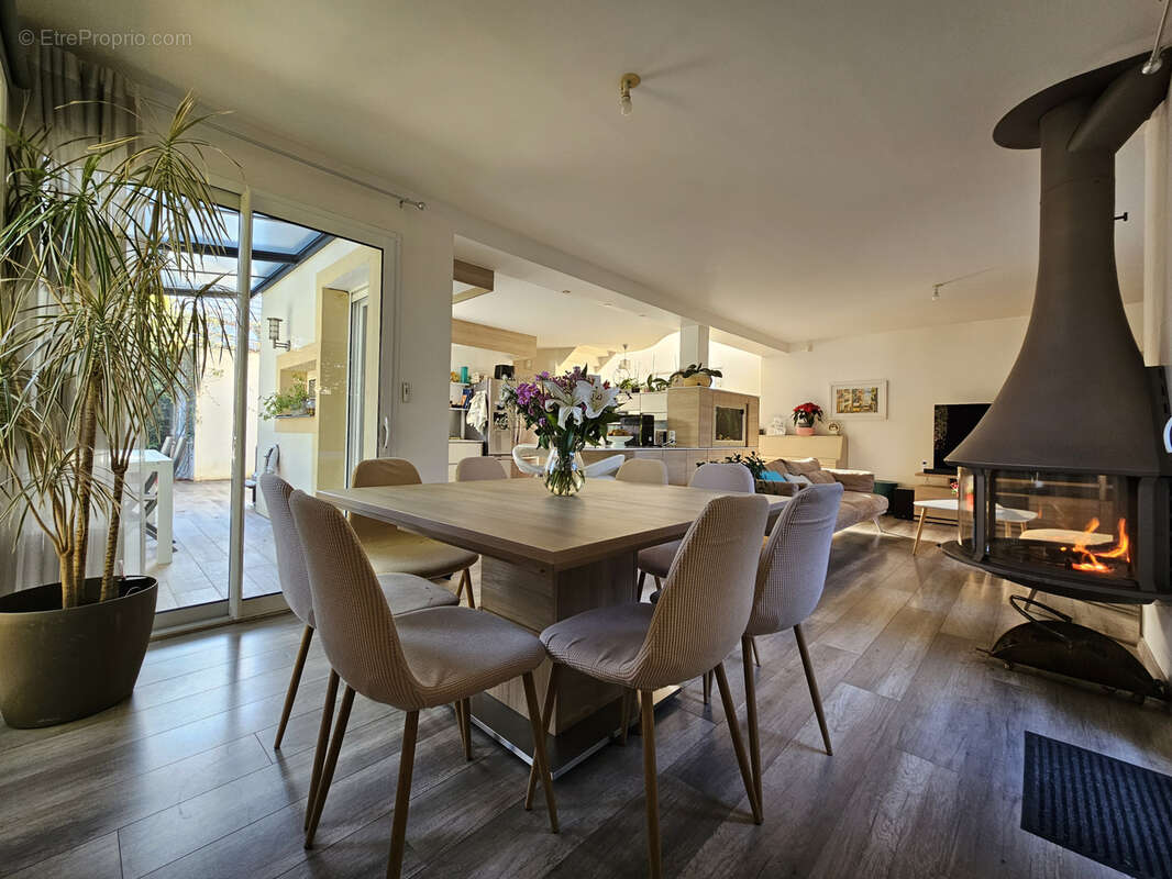 Maison à VILLECRESNES