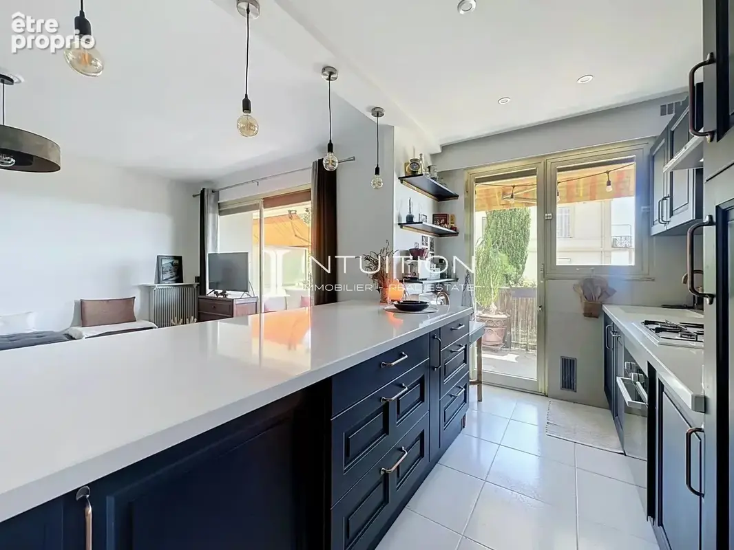 Mandelieu - Les termes : élégant deux pièces avec grande terrasse et garage - photo 12