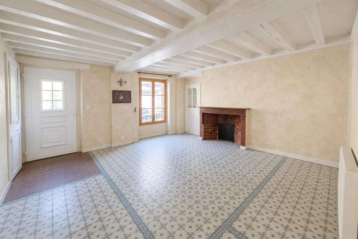 Maison à LA BAZOCHE-GOUET