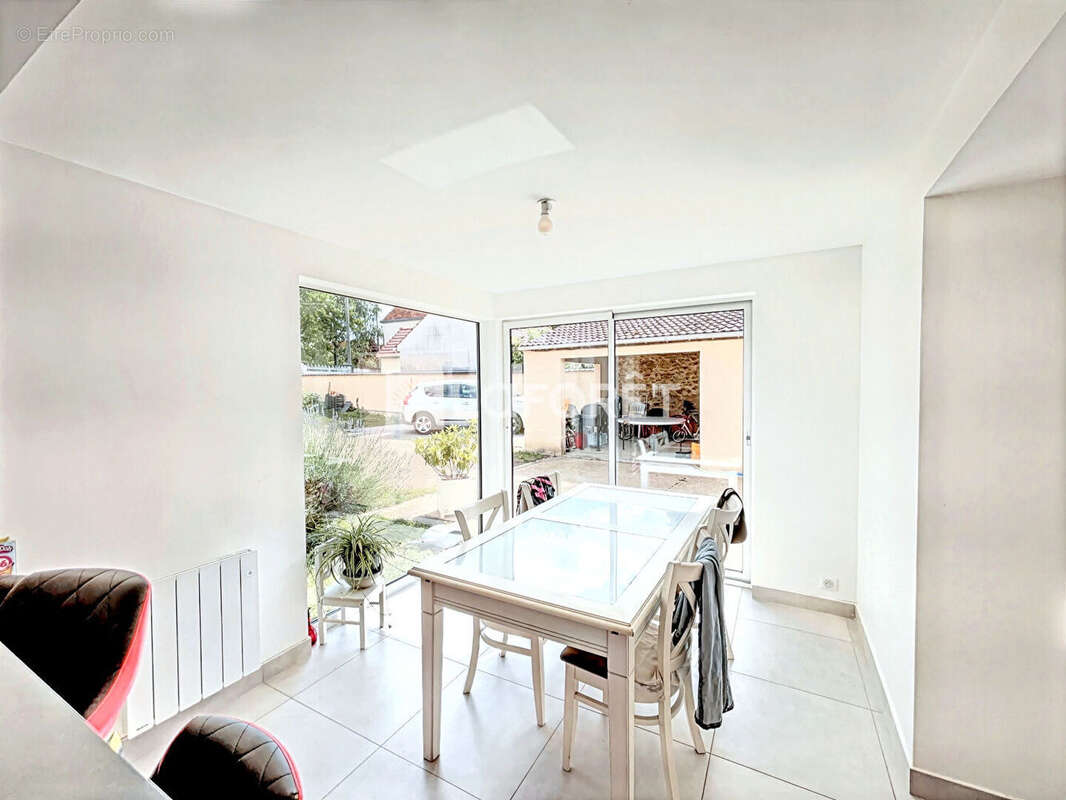 Maison à LES MOLIERES