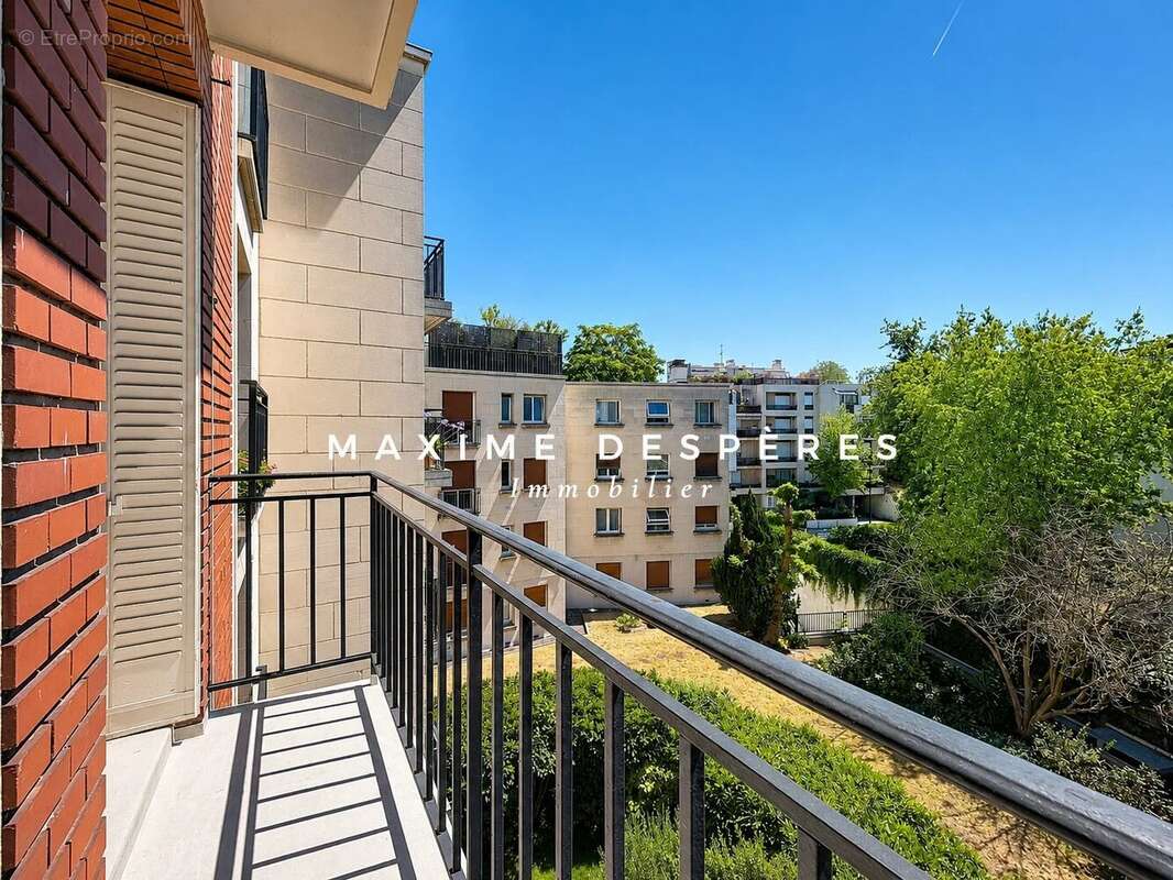 Appartement à NEUILLY-SUR-SEINE