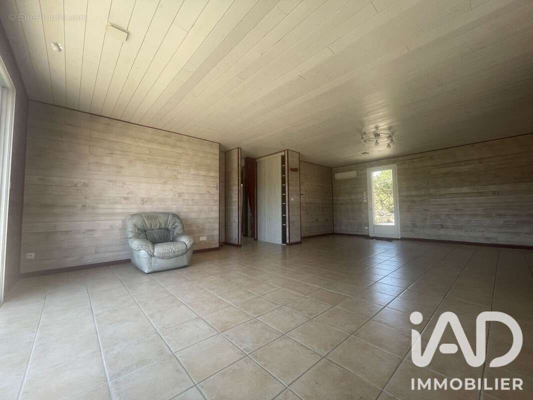 Maison 103 m² à Villeneuve-Minervois  - photo 9
