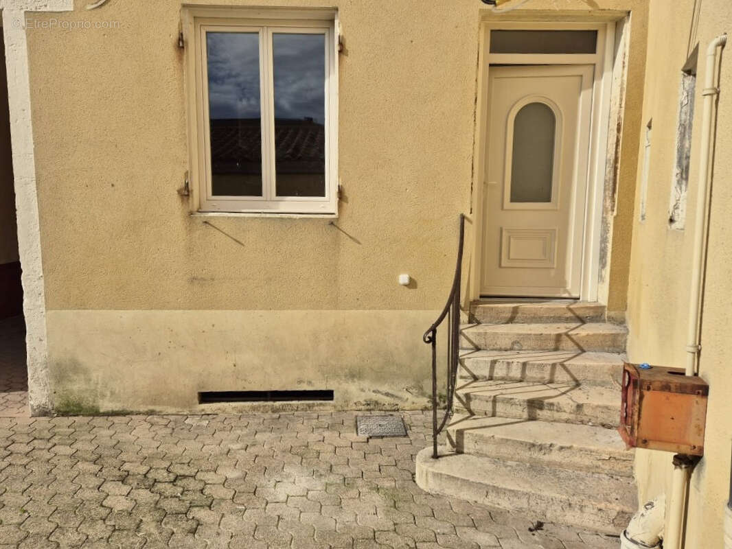 Appartement à THOISSEY