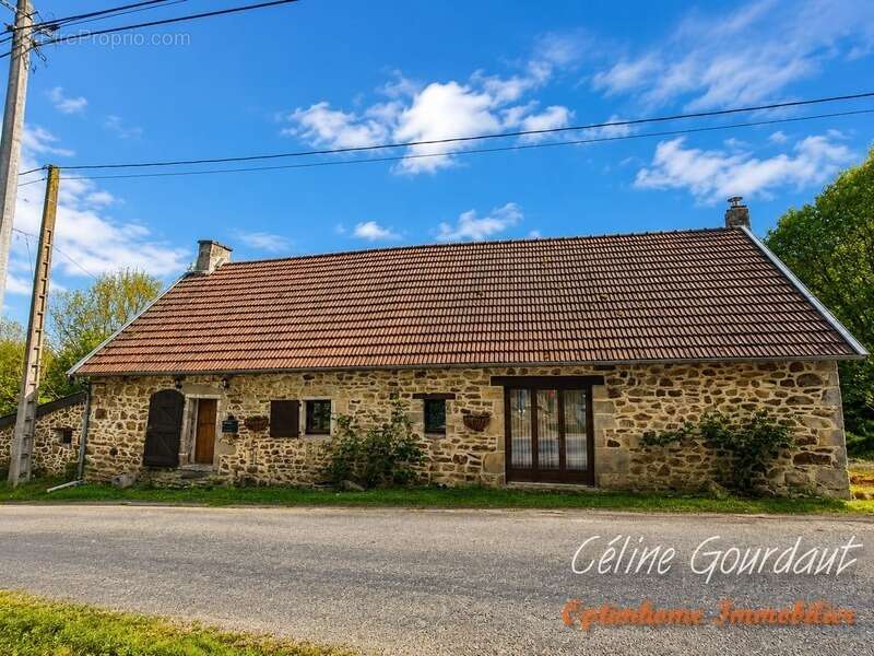 Maison à EYMOUTIERS