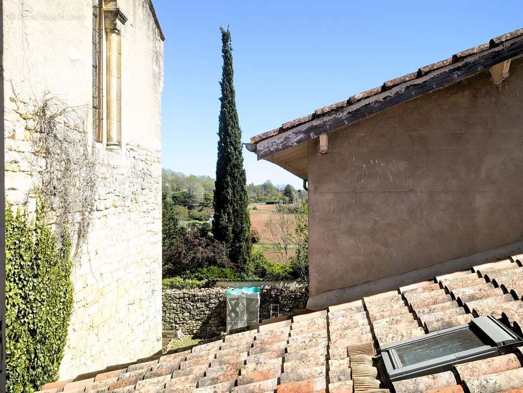 Maison à MONTAYRAL