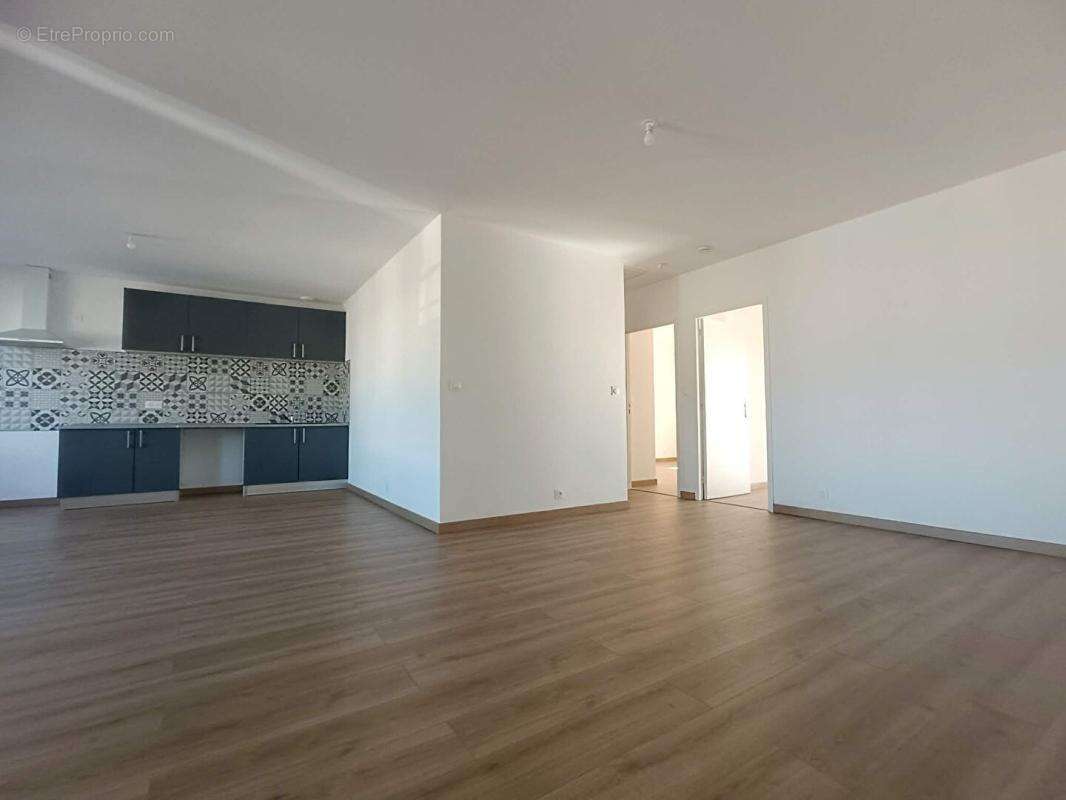 Appartement Istres 4 pièce(s) 101 m2 ET Terrasse - photo 8
