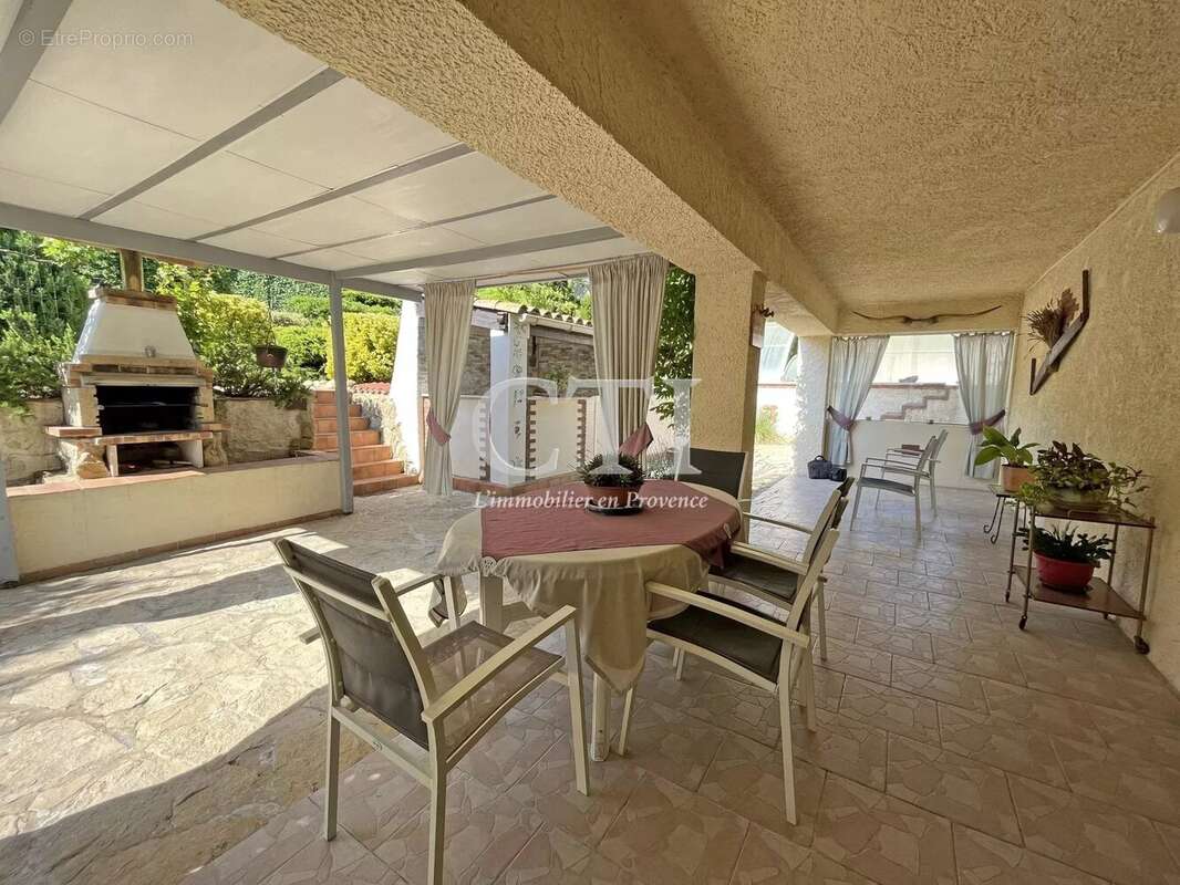 Maison à VAISON-LA-ROMAINE