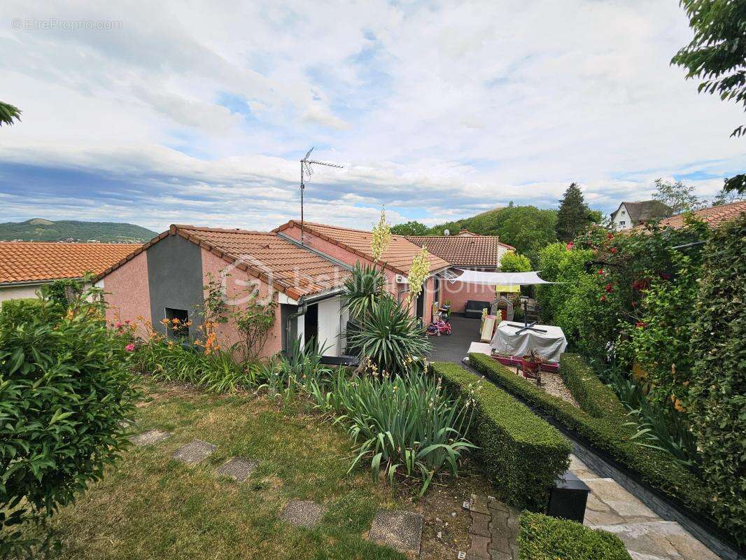À VENDRE – Maison familiale de plain-pied avec grand terrain – Cournon-d'Auvergne - photo 2