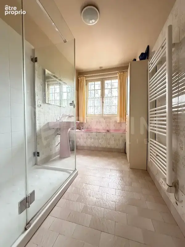 Pavillon sur sous-sol  total  202 m² habitables terrain 2542 m². - photo 10