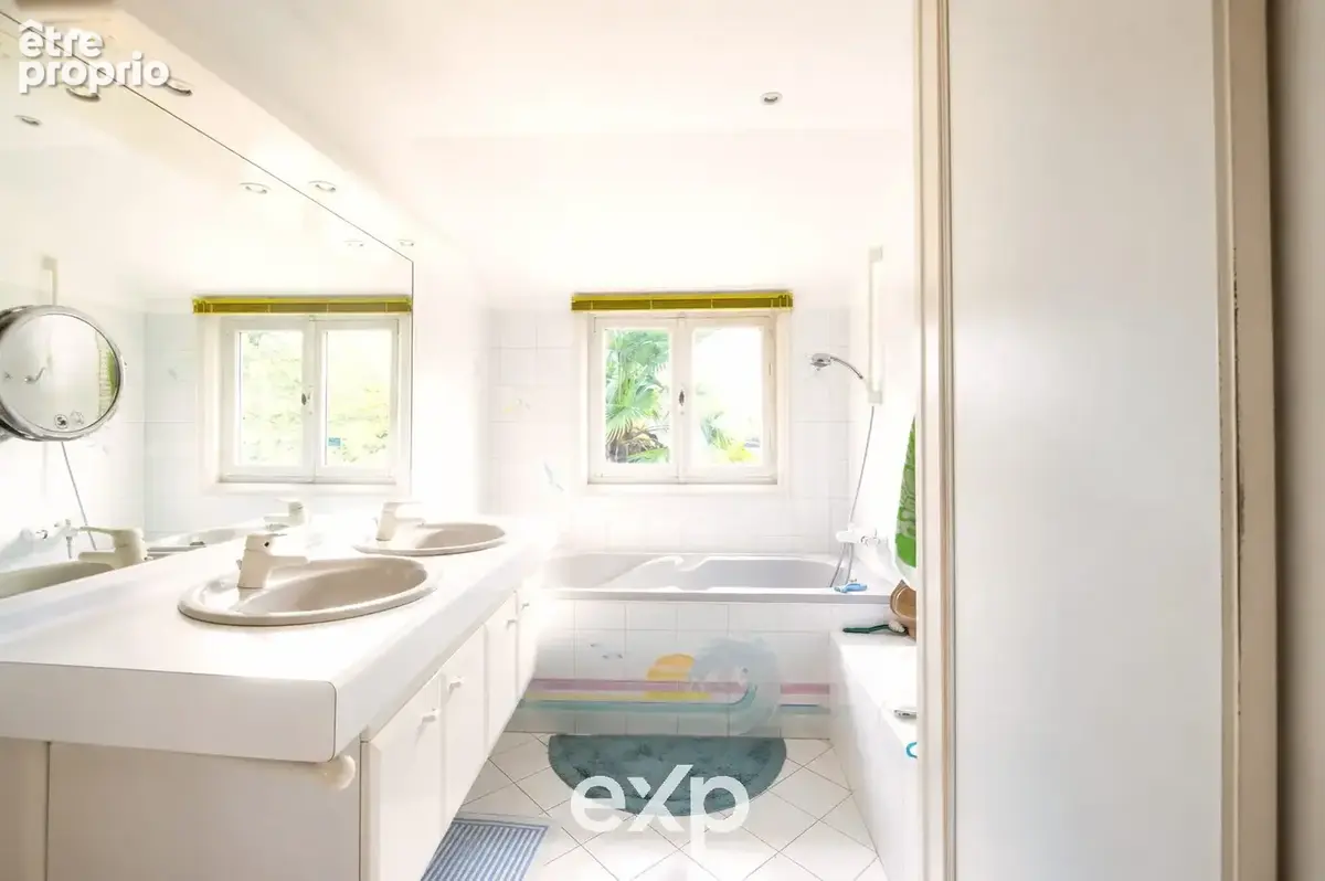 Maison 8 pièces 252 m² à vendre à Pontcharra (38530) - photo 9