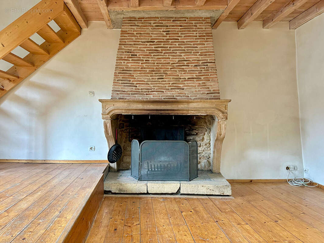 JARNIOUX Maison de village atypique 100 m² - photo 10