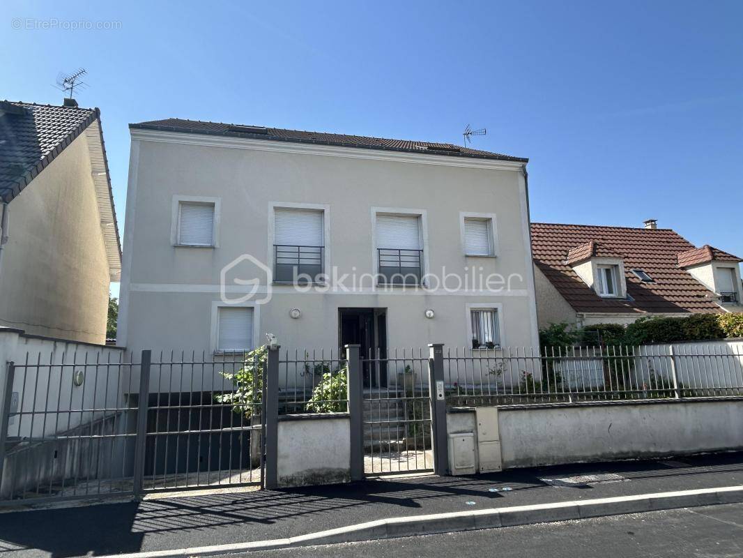 Appartement à CHENNEVIERES-SUR-MARNE