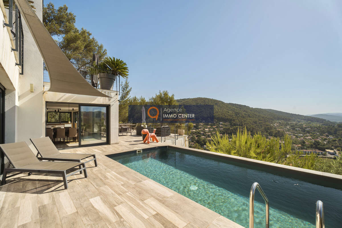 Maison à SOLLIES-TOUCAS