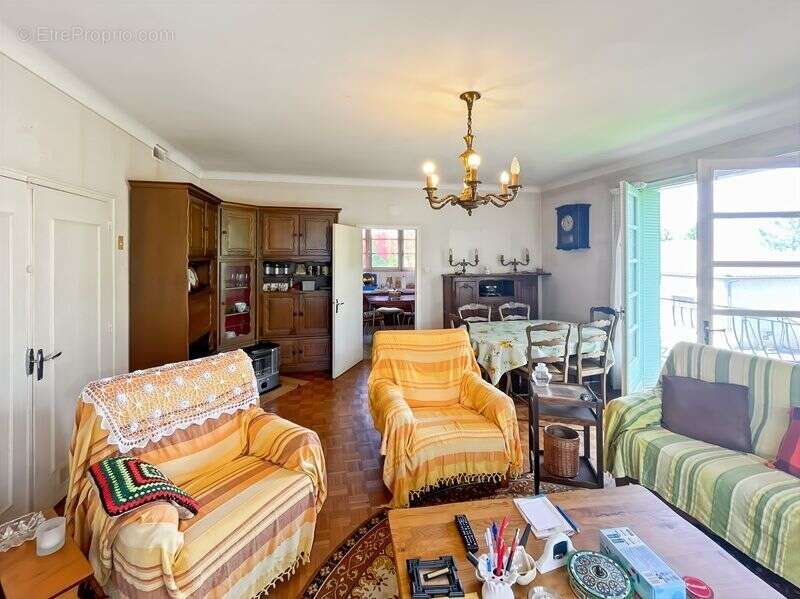 Maison à SAINT-CLAR