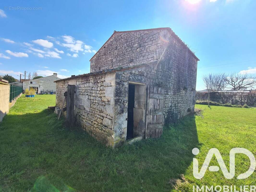 Photo 6 - Terrain à SAINT-PORCHAIRE