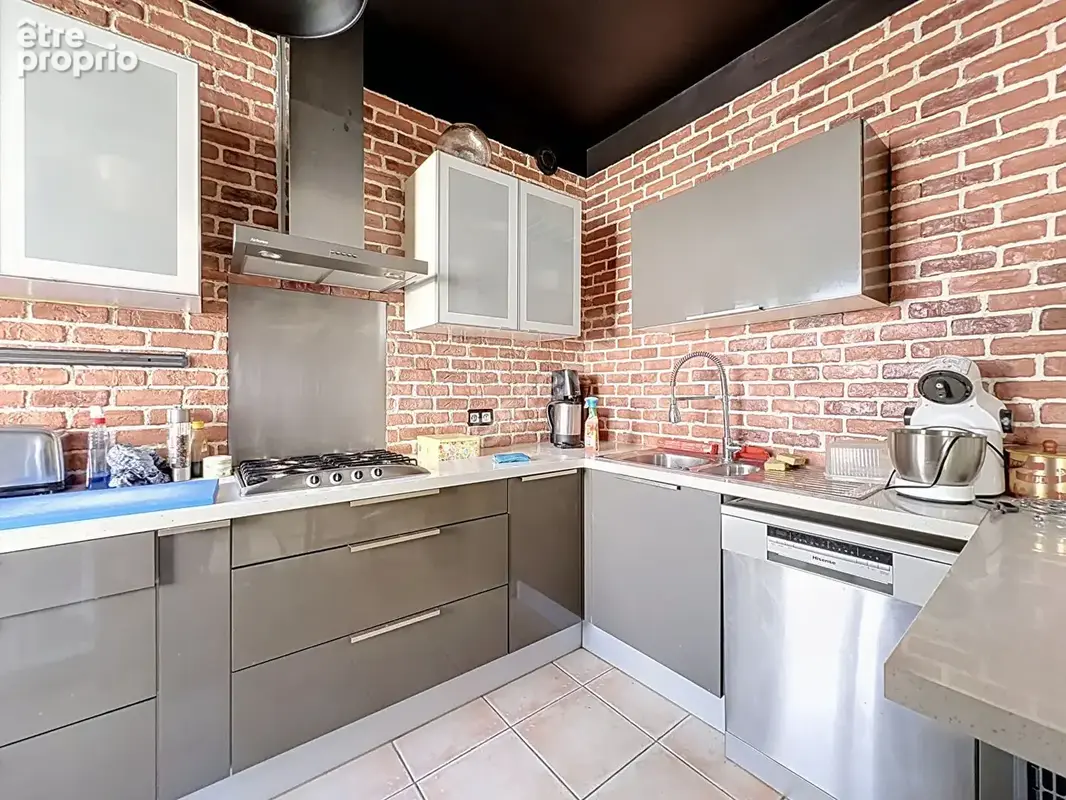 Maison familiale à Vendre à Rezé - 5 Pièces, 111 m², Terrain 279 m² - photo 4