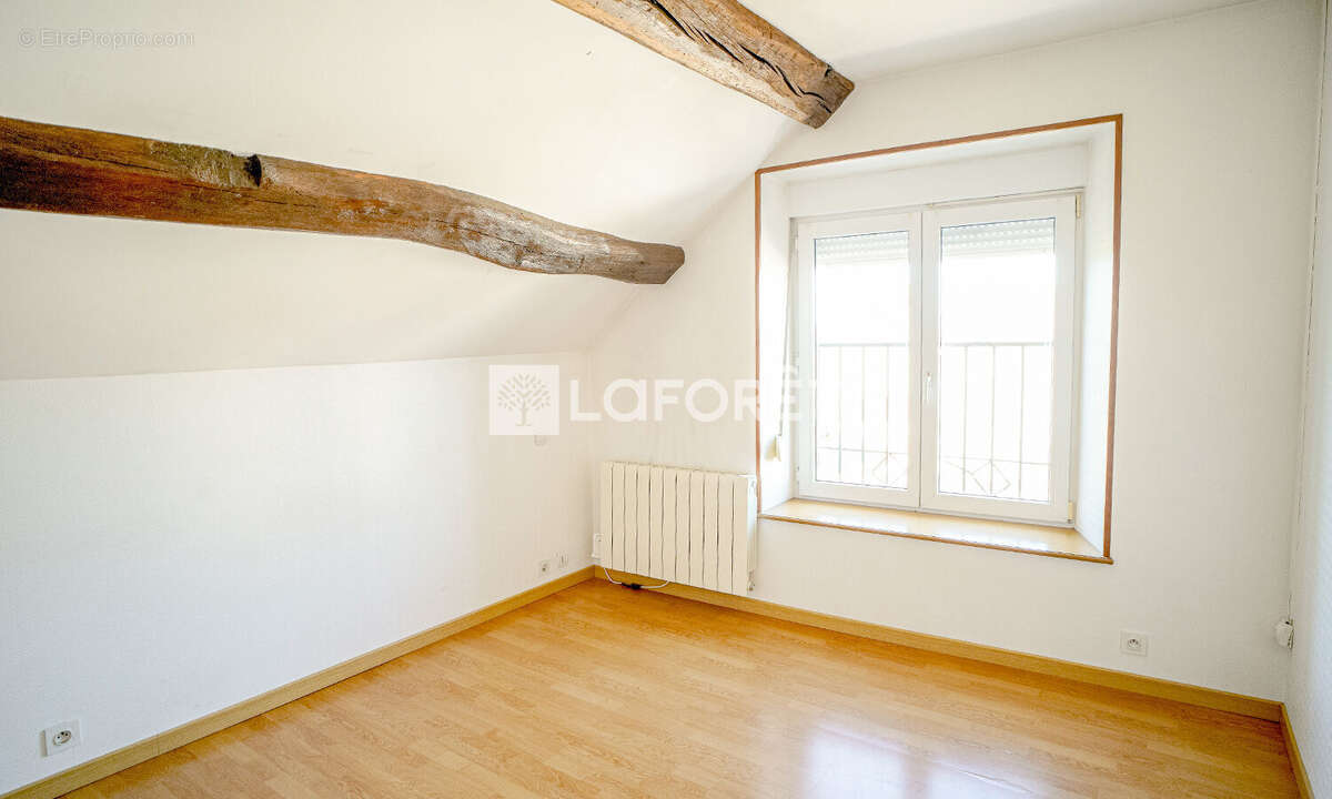 Appartement à BOURG-SAINTE-MARIE