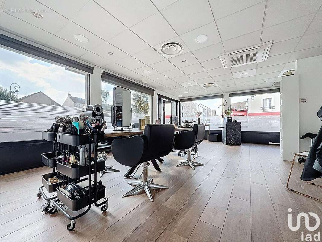 Photo 7 - Commerce à NOZAY