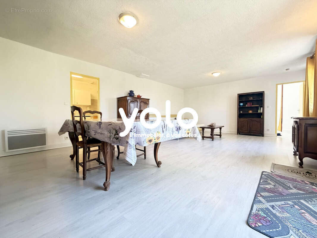 Maison à CREYSSENSAC-ET-PISSOT