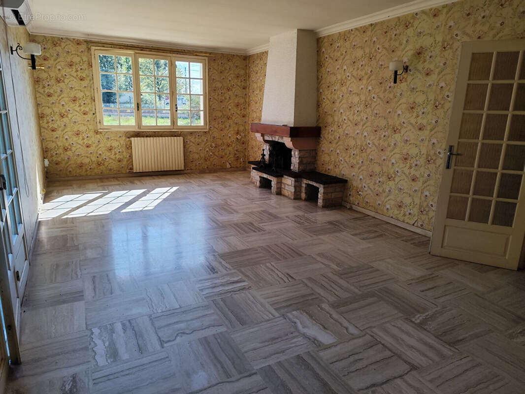Maison à MONTANS