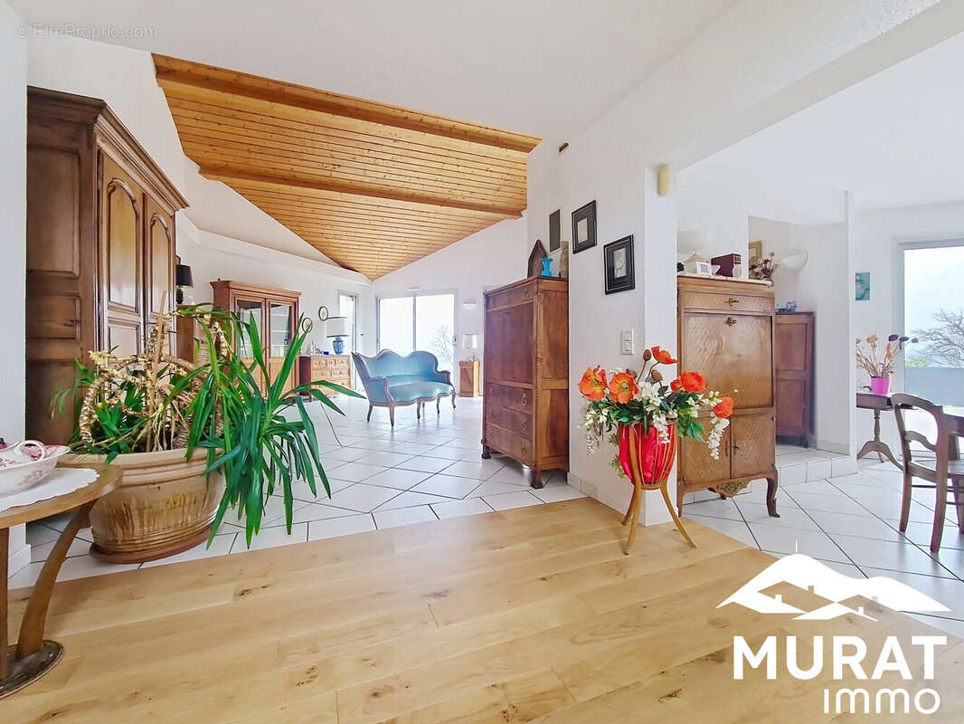 Maison 250 m² à Royat  - photo 2