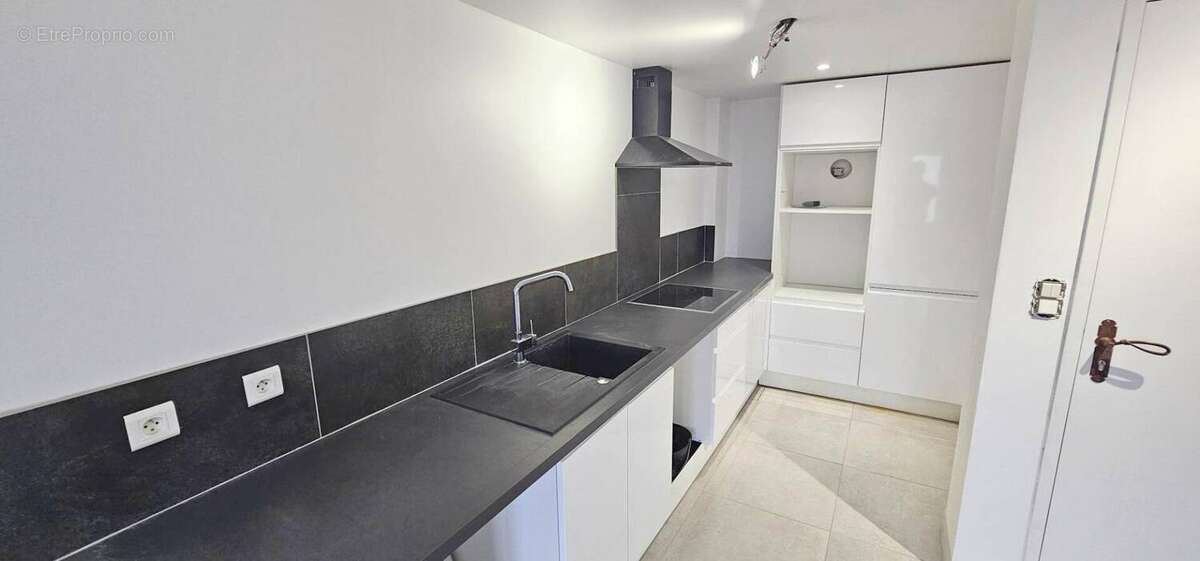 Appartement à ROQUEBRUNE-SUR-ARGENS