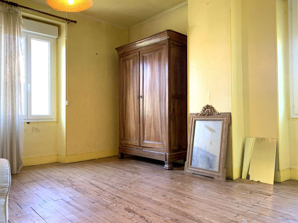 Maison de village 240 m², 6 chambres, avec jardin et local commercial - photo 12