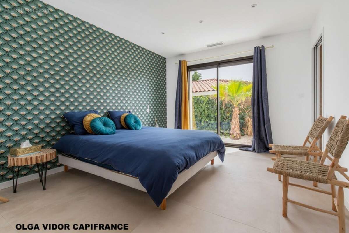 Dpt  (34), à vendre  GRAU D'AGDE  villa P6  195 m² avec piscine, garage, suites parentales - photo 11