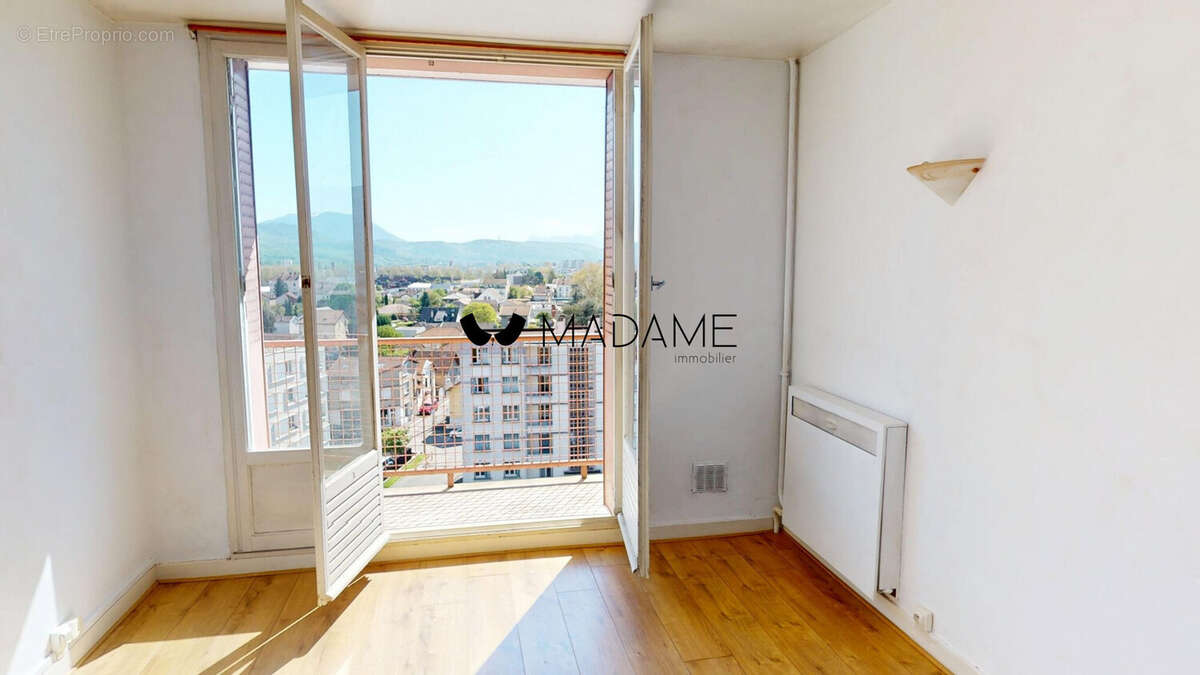 Appartement à SAINT-MARTIN-D'HERES
