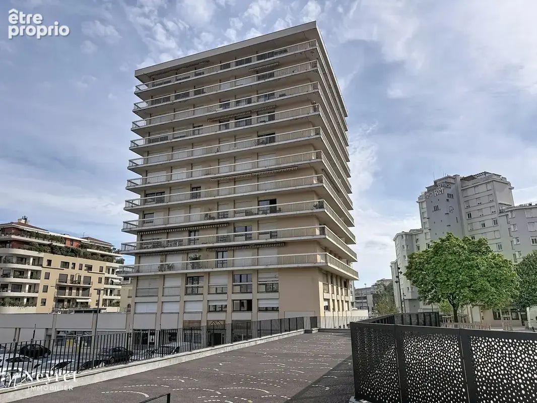 Appartement à SAINT-ETIENNE