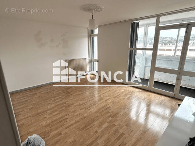 Appartement à MARSEILLE-15E
