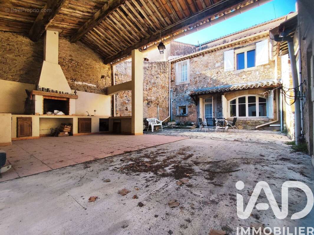 Maison 285 m² à Gabian  - photo 4