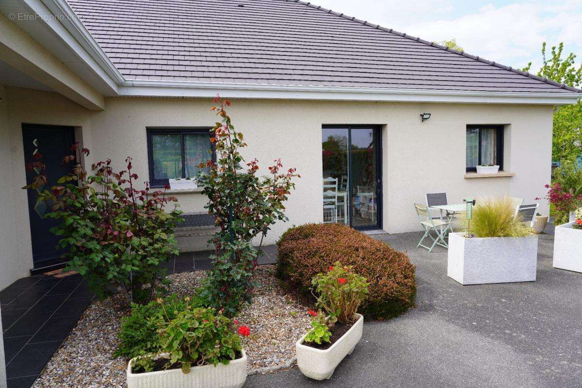 Maison à AVREMESNIL