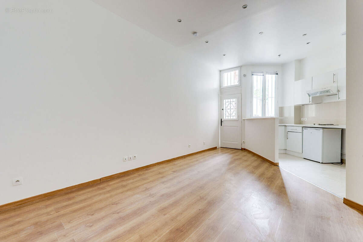 Appartement à PARIS-14E