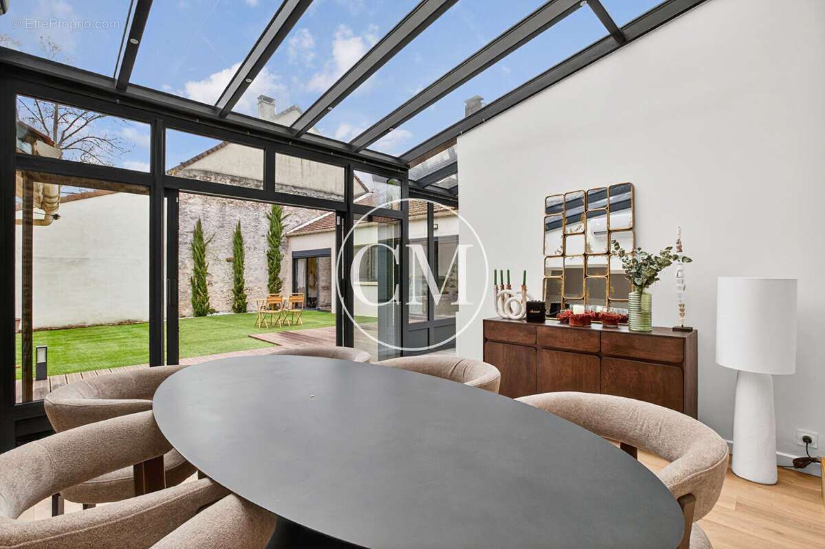 Maison à CRESPIERES