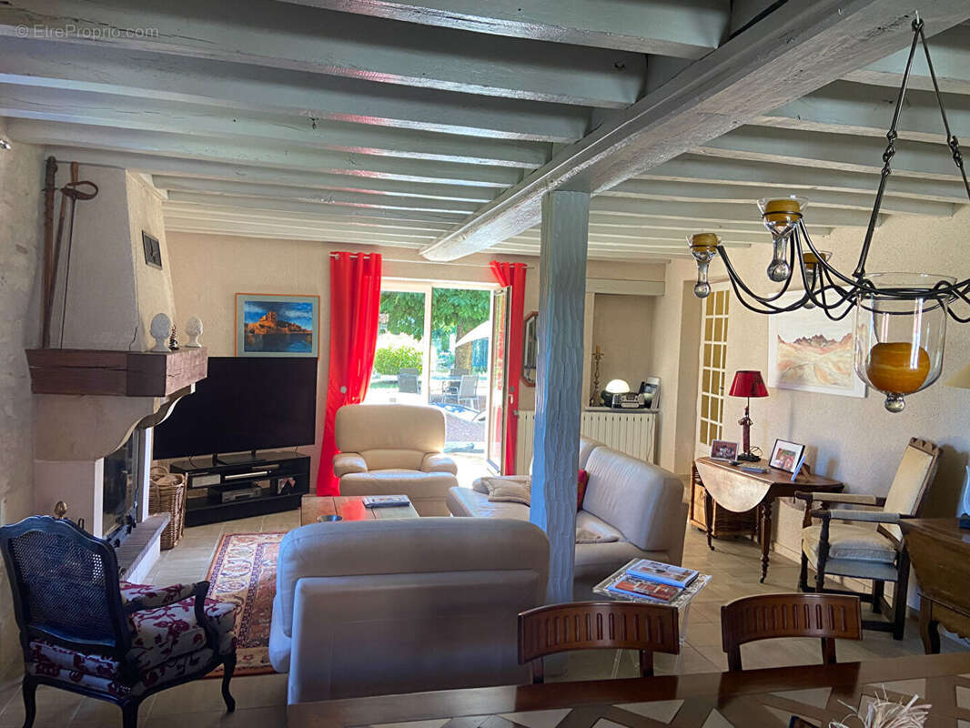 Maison à VARENNES-VAUZELLES