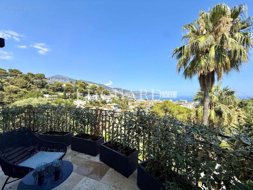 Superbe villa contemporaine avec piscine, une oasis de lumière au cœur de Roquebrune Cap Martin - photo 13