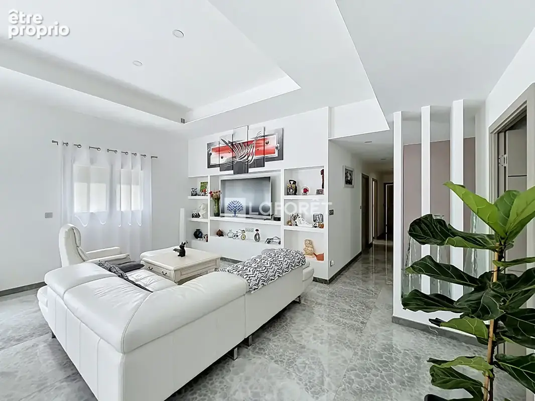 Maison contemporaine de plain-pied avec piscine chauffée et prestations haut de gamme - photo 8