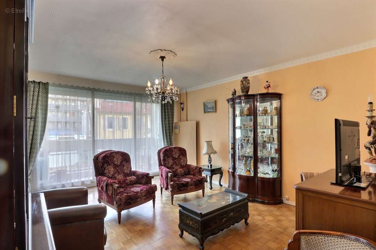 Appartement à MARSEILLE-7E