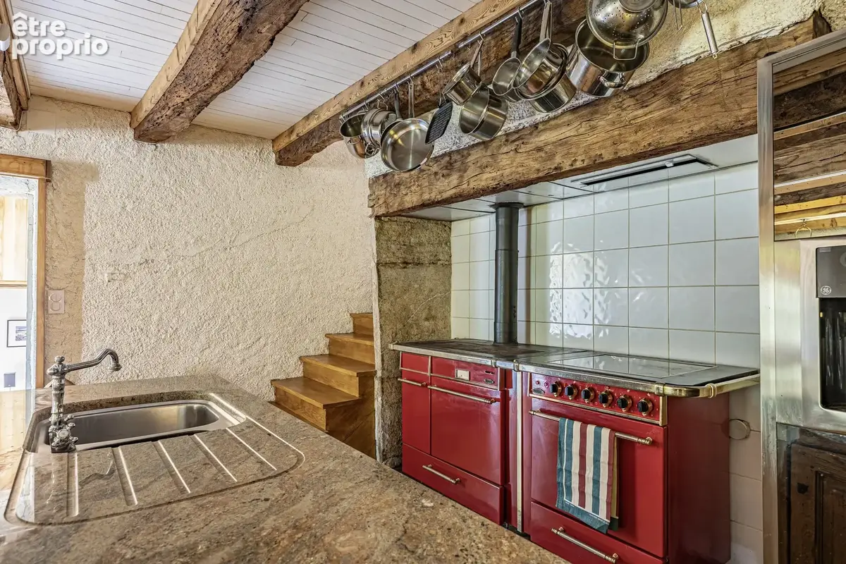 À 10 minutes de Cahors : belle propriété en pierre avec 3 chambres, une annexe et une piscine - photo 4
