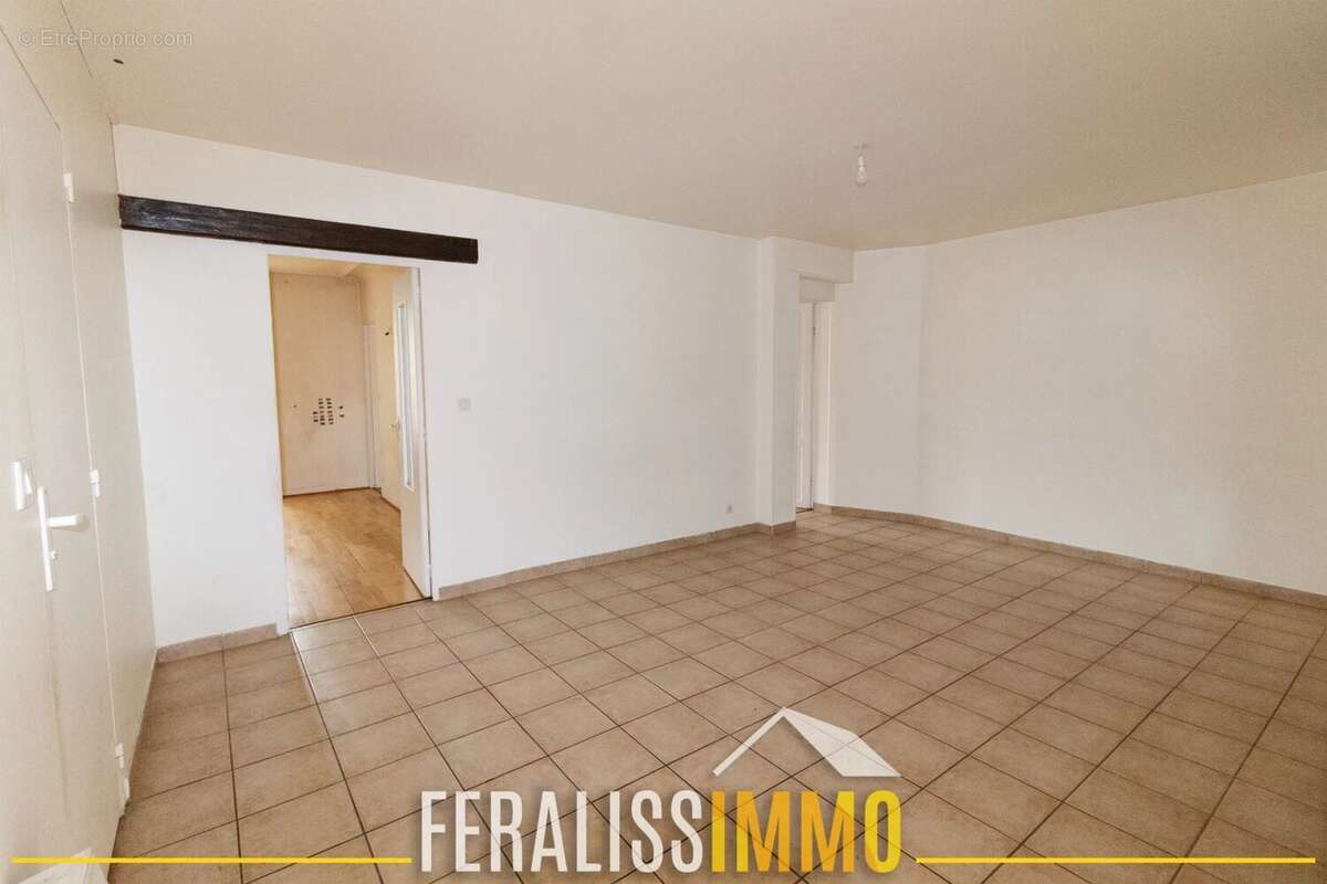 Appartement à VAUX-SUR-SEINE