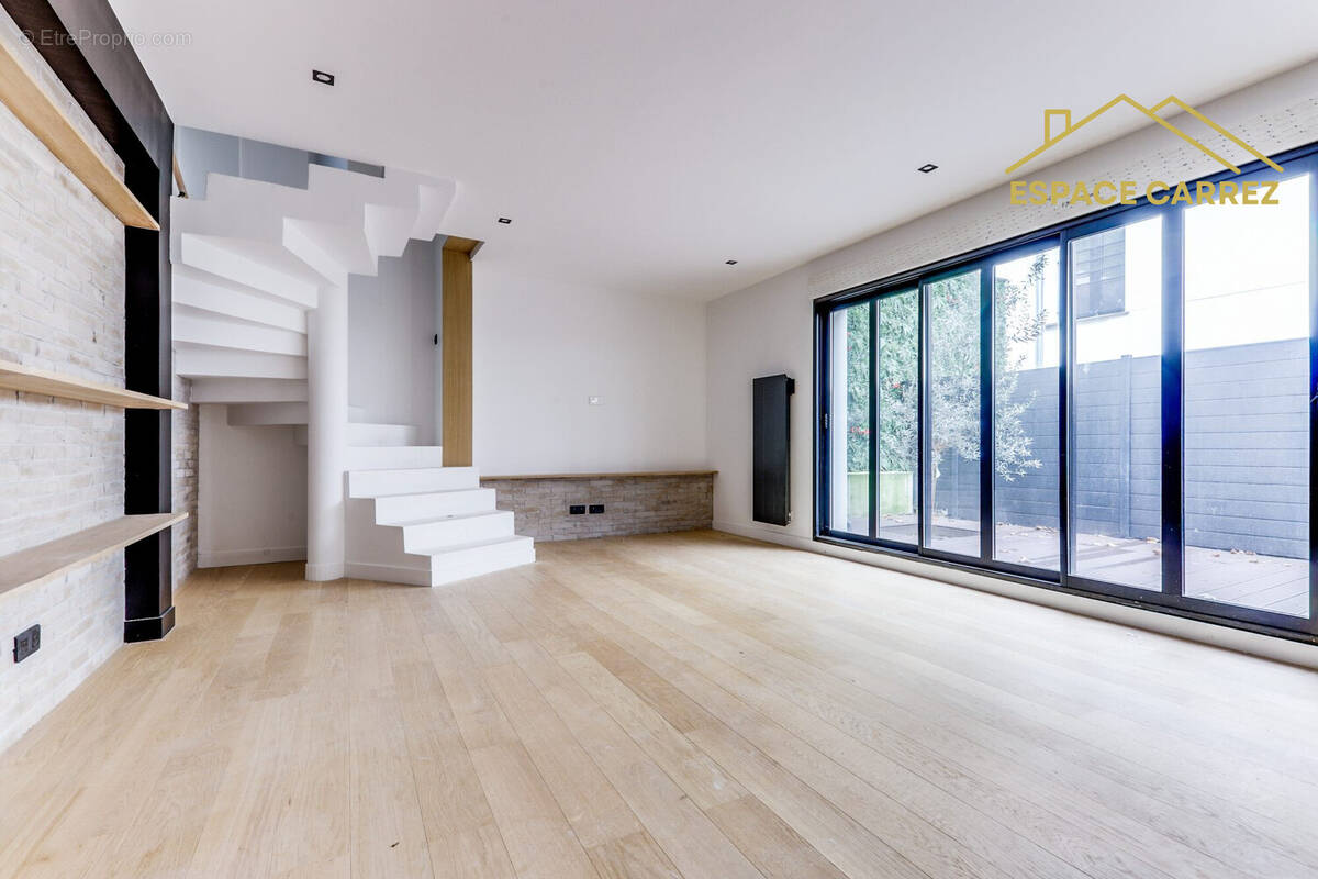 Appartement à LES LILAS