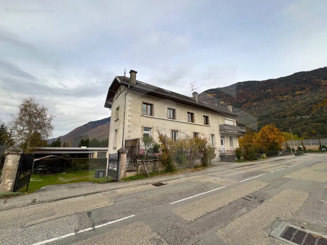 Appartement à SAINT-REMY-DE-MAURIENNE