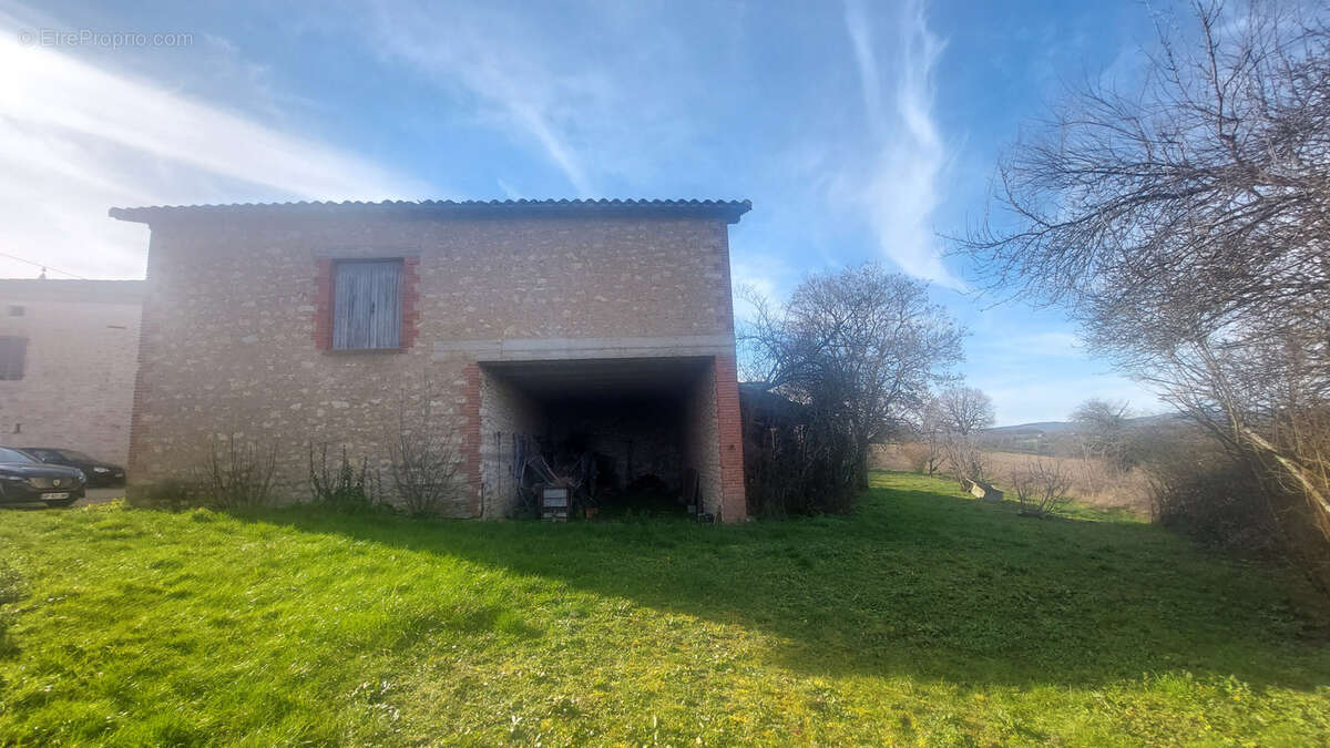 Maison à CAHUZAC-SUR-VERE