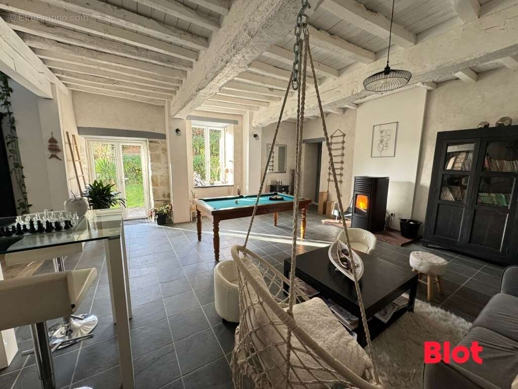 Maison à VERN-SUR-SEICHE