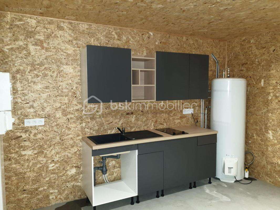 Commerce à COURLON-SUR-YONNE