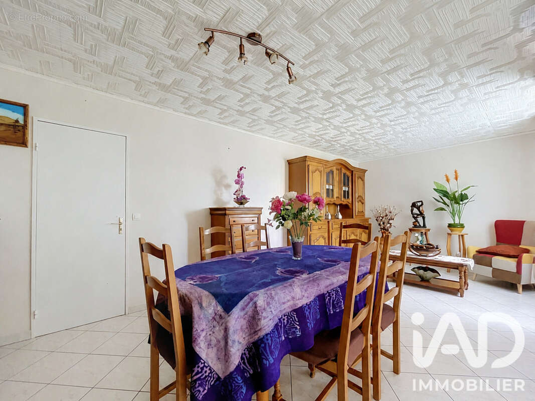 Maison 100 m² à Sergines  - photo 7