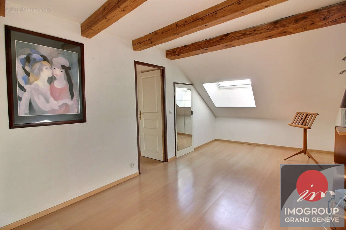 Appartement Gex 6 pièce(s) 245.69 m2 - photo 3