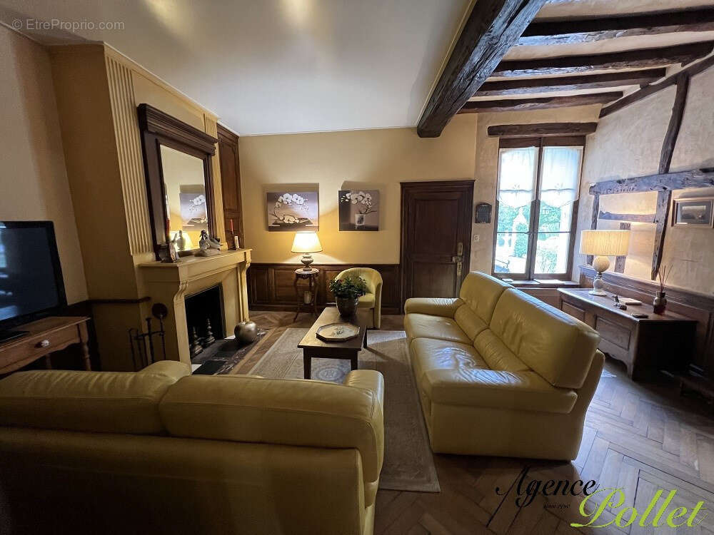 Maison à AUBIGNY-SUR-NERE