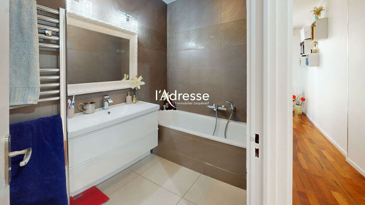 Appartement 4P / 3 chambres - 92.5m² + 16m² de balcons - Métro LIBERTE - photo 10